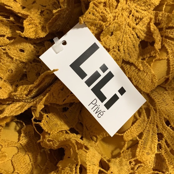 Médium Lace Blouse - Picture 5 of 5